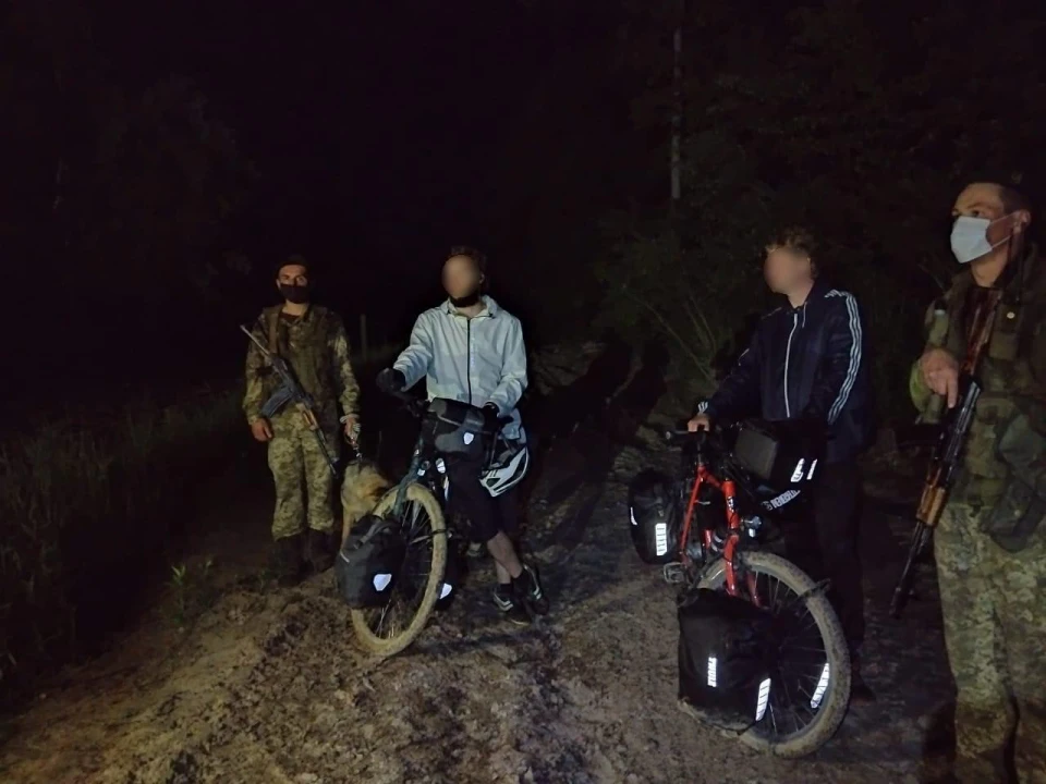 прикордонники впіймали нелегалів